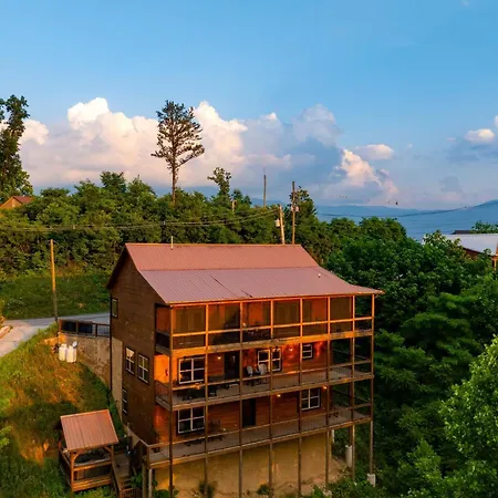 Evergreen Echo By Avantstay Cabin W Mountain Views Theater Game Room And Hot Tub